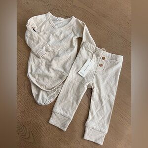 NWT Quincy Mae pebble pointelle cream size 6-12 months gender neutral